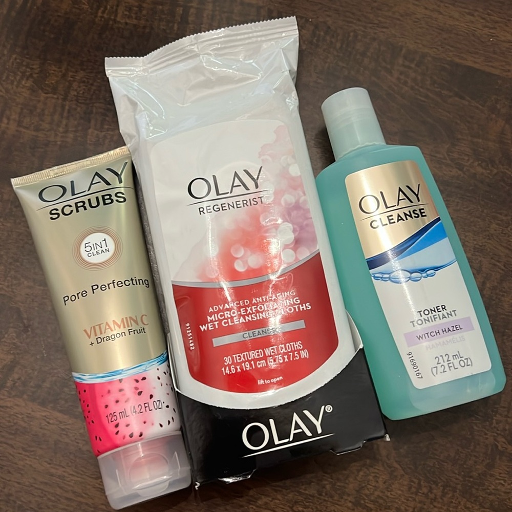 BRAND 🆕 Olay skincare products: toner, scrub & regenerist cleansing wipes